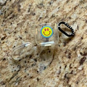 COPY - casetify airpod smiley face case